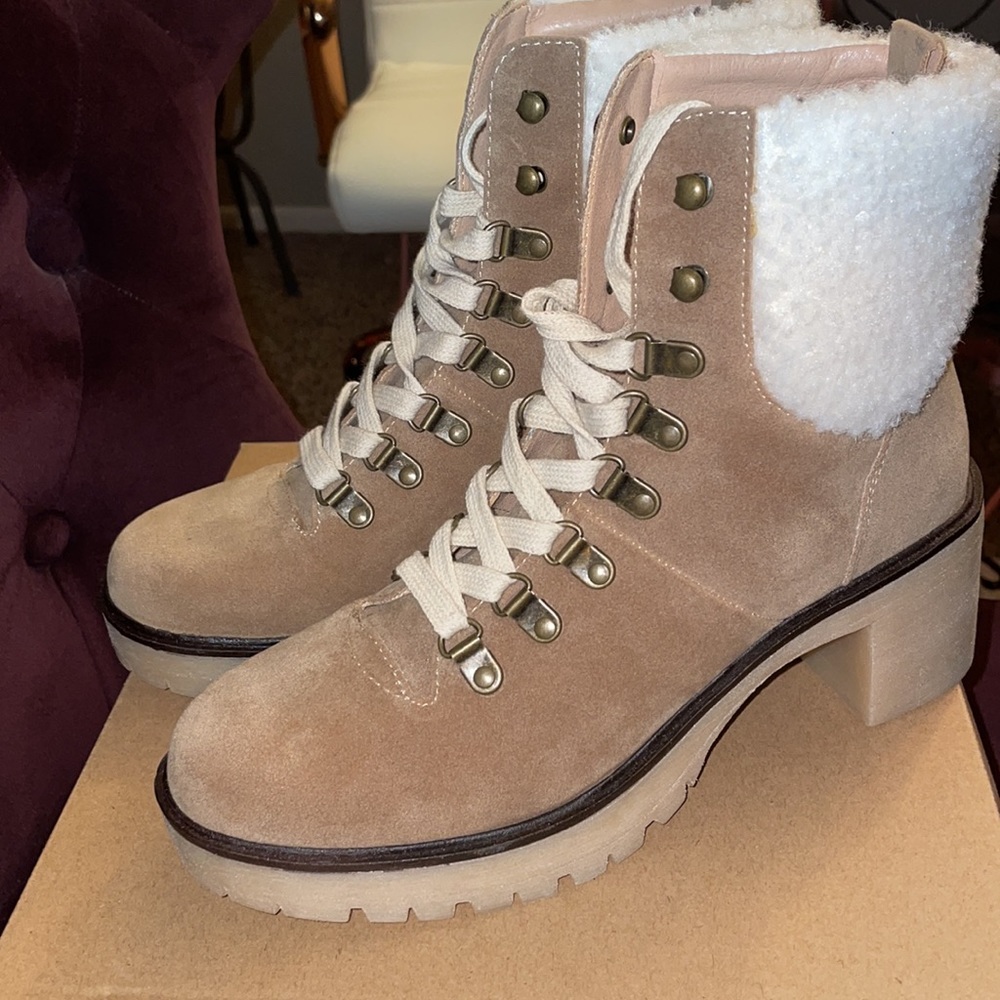 Monroe Sherpa booties